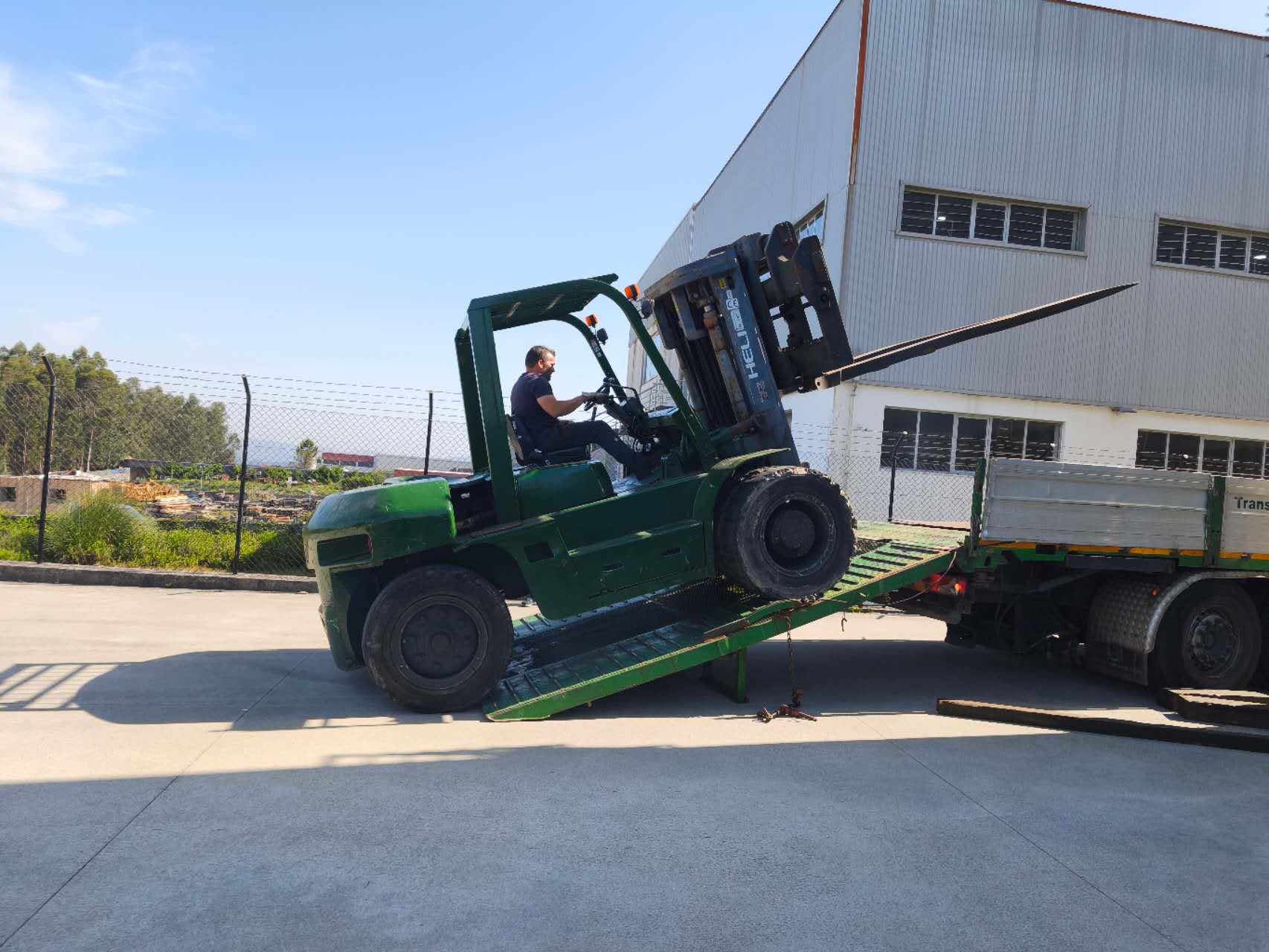 Portugal Acoustic Panel Innovator Elevates Production with YUCHON CNC 1625A